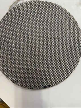 Chilewich Round Woven Placemat in Silver-Gray… 8 like new